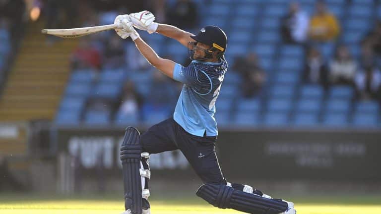 Yorkshire break nine-month winless run by sneaking past Notts