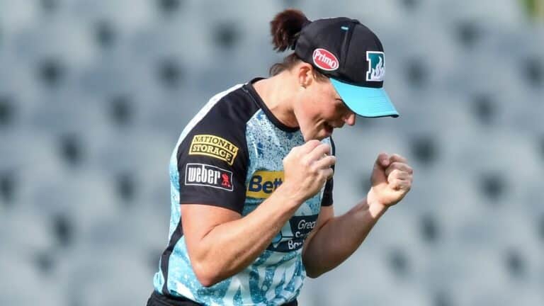 Brisbane Heat reach their sixth consecutive WBBL final