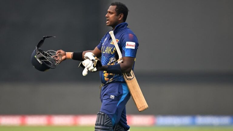 Mathews becomes the first player to be dismissed timed out in international cricket