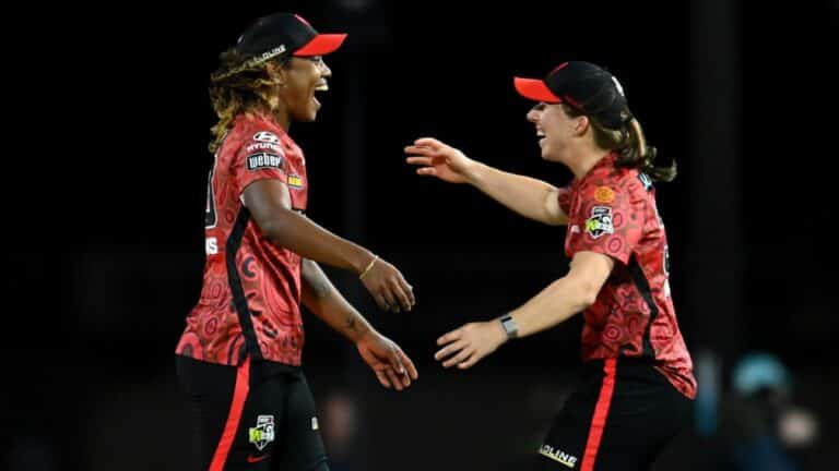 Matthews stars as Renegades beat Heat, end losing streak