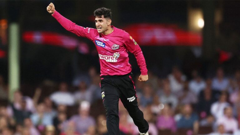 Izharulhaq Naveed returns to Sydney Sixers as Rehan Ahmed retires