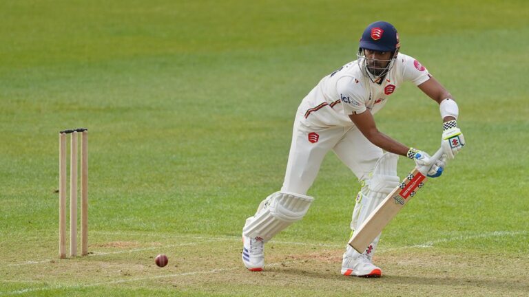 Khushi and Browne make Essex look to lead the first innings