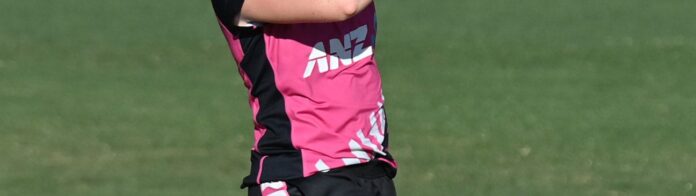  Rosemary Mair ruled out of England ODI series with back injury;  Molly Penfold called

