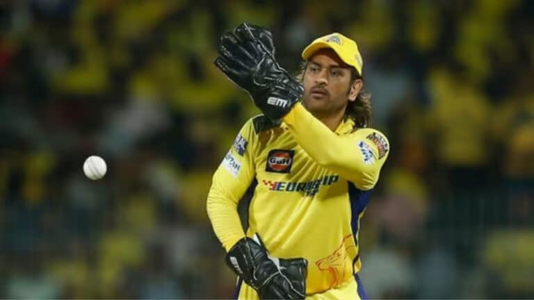 MS Dhoni picks this player as his favourite fast bowler