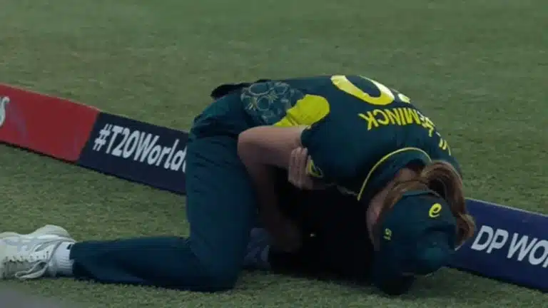 Blow for Australia: Tayla Vlaeminck dislocates her shoulder while playing against Pakistan