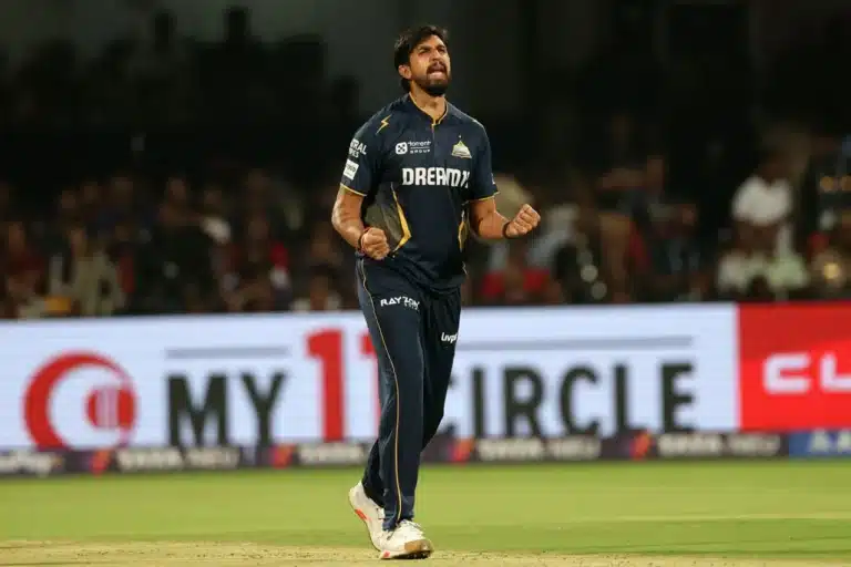 Ishant Sharma hurts while in the Bowling final in Gujarat Titans’s victory over SRH Ishant Sharma hurts while in the Bowling final in Gujarat Titans’s victory over SRH