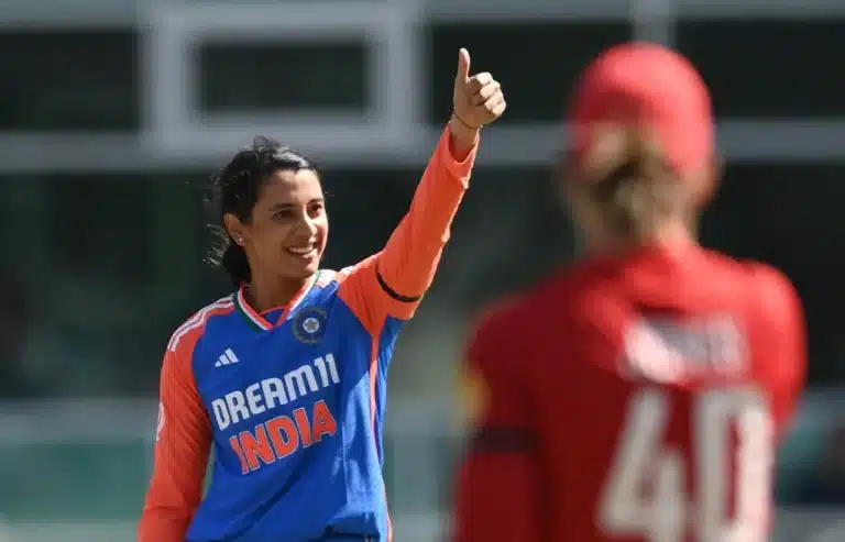 A teammate stimulated Smriti Mandhana to his first century T20I, the star celebrates that he points to him during the celebrations A teammate stimulated Smriti Mandhana to his first century T20I, the star celebrates that he points to him during the celebrations